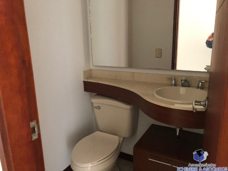 Apartamento en venta en Zona Centro, Envigado · foto 5 de 10
