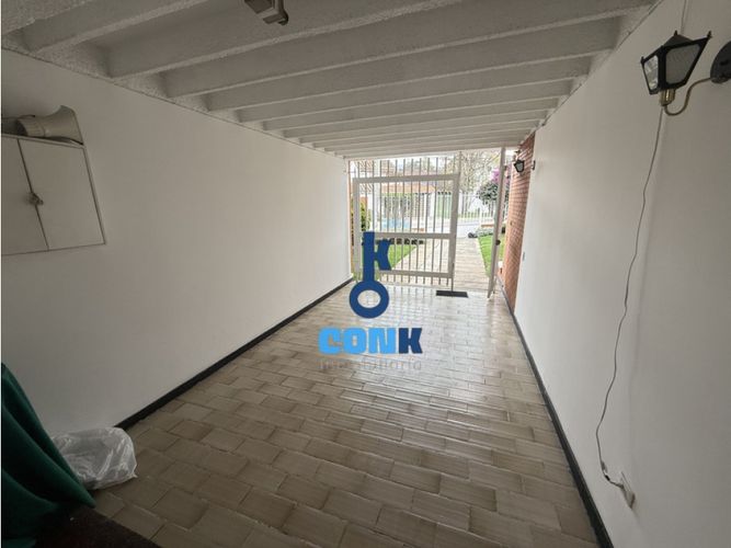 Casa de 3 alcobas en venta en La Floresta, Bogotá, 244 m² · foto 3 de 15