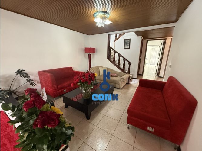 Casa de 3 alcobas en venta en La Floresta, Bogotá, 244 m² · foto 4 de 15