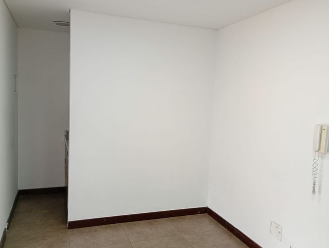 Oficina en arriendo en Laureles, Medellín, 32 m² · foto 2 de 8