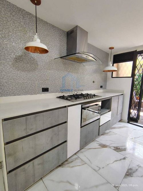 Casa de 4 alcobas en venta en Suramérica, La Estrella, 160 m² · foto 2 de 24