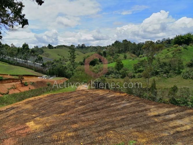 Lote en venta en Mampuesto, Rionegro, 2541 m² · foto 6 de 7