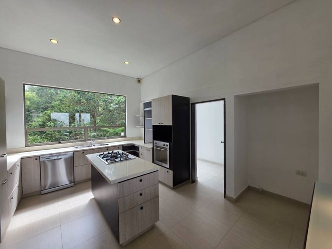Oficina en arriendo en Las Palmas, Medellín, 310 m² · foto 6 de 24