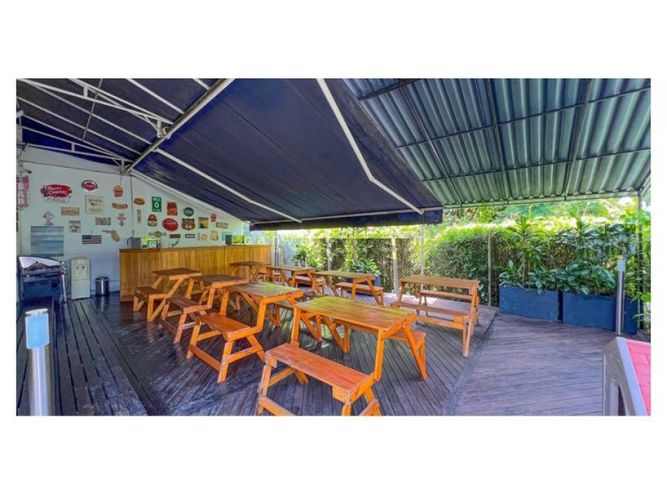 Casa de 5 alcobas en venta en Transversal Inferior, Medellín, 420 m² · foto 4 de 8
