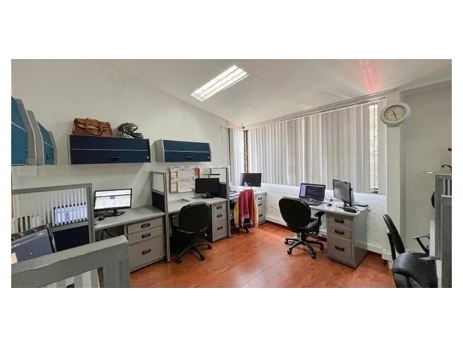 Casa de 5 alcobas en venta en Transversal Inferior, Medellín, 420 m² · foto 6 de 8