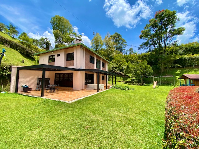 4BR Country House in Cuchillas de san jose (220 m²) for Sale - 2
