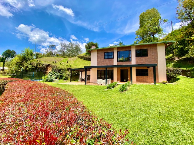 4BR Country House in Cuchillas de san jose (220 m²) for Sale - 3
