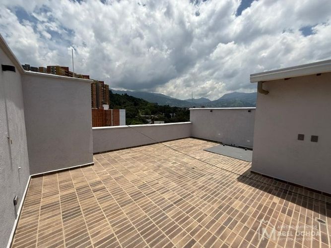 Apartamento de 3 alcobas en venta en Laureles, Medellín, 169 m² · foto 14 de 24