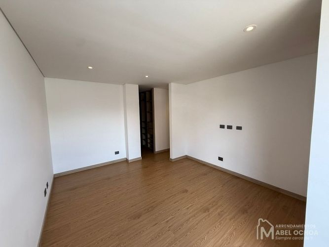 Apartamento de 3 alcobas en venta en Laureles, Medellín, 169 m² · foto 19 de 24