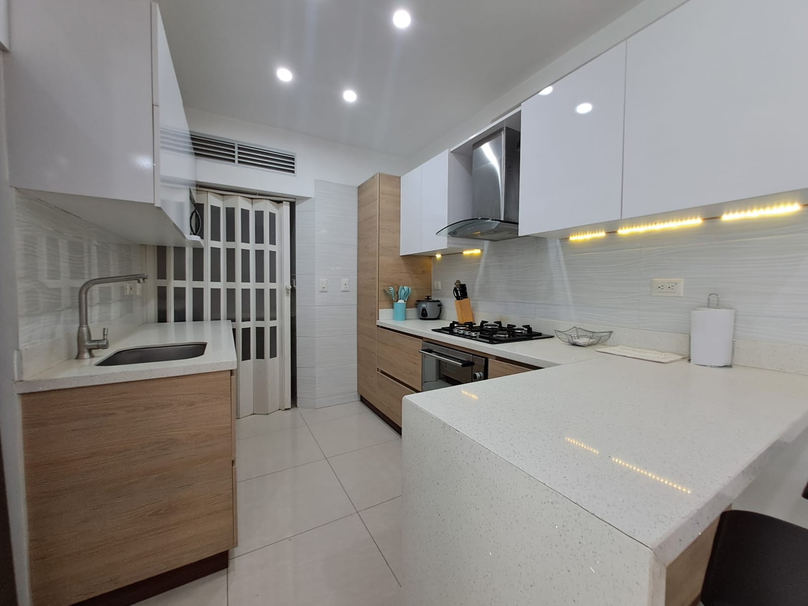 Apartamento en arriendo en Laureles, Medellín · foto 4 de 15