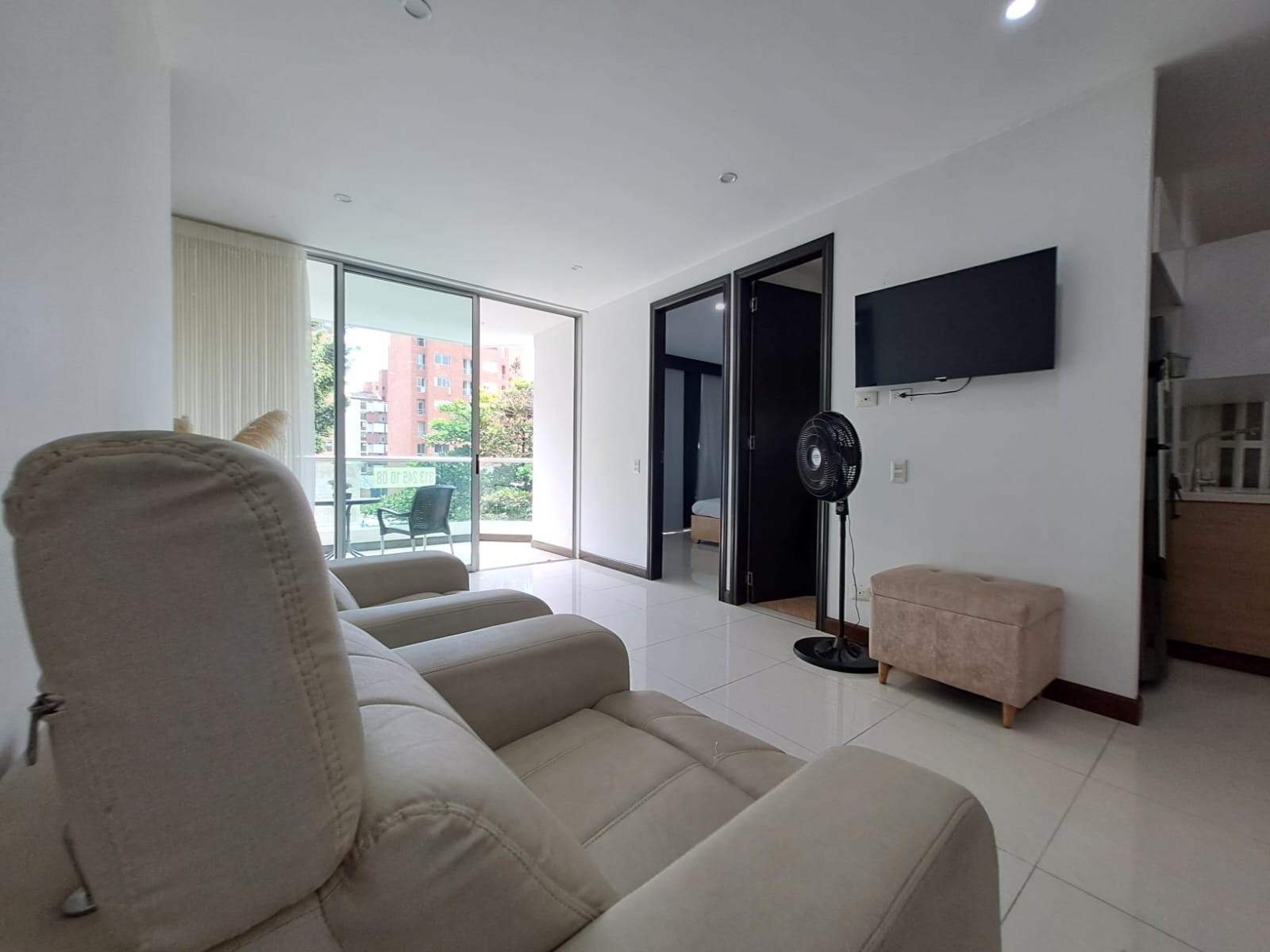 Apartamento en arriendo en Laureles, Medellín · foto 5 de 15