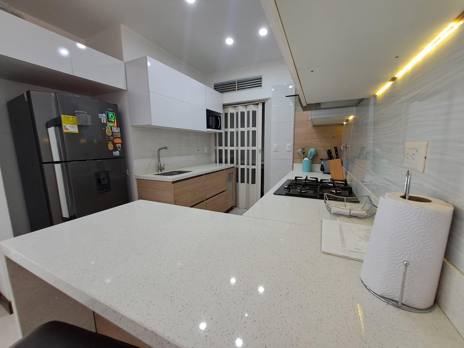 Apartamento en arriendo en Laureles, Medellín · foto 3 de 15