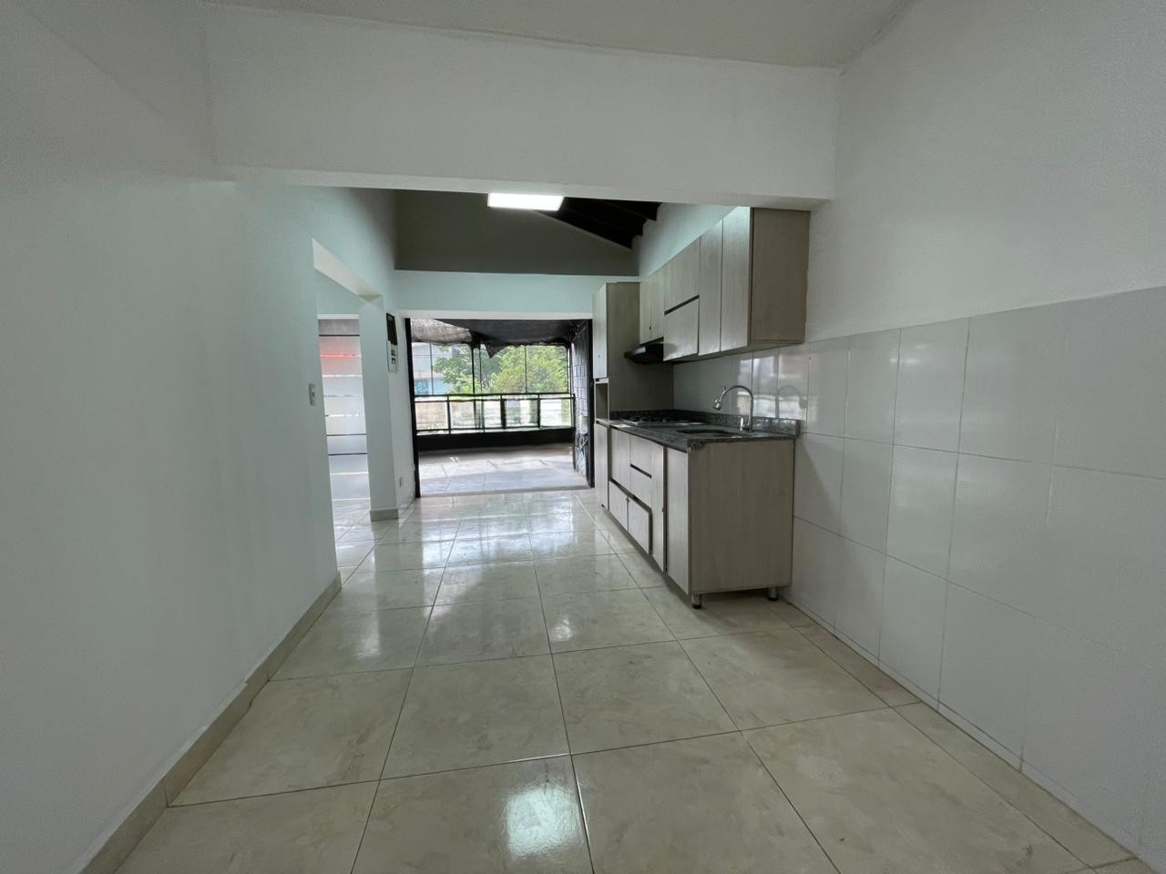 Casa en arriendo en La Castellana, Medellín · foto 8 de 20