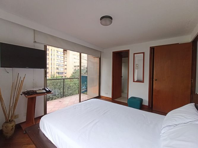 Apartamento de 2 alcobas en arriendo en El Poblado, Medellín, 65 m² · foto 5 de 12