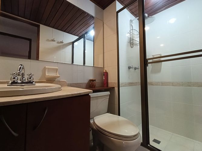 Apartamento de 2 alcobas en arriendo en El Poblado, Medellín, 65 m² · foto 7 de 12