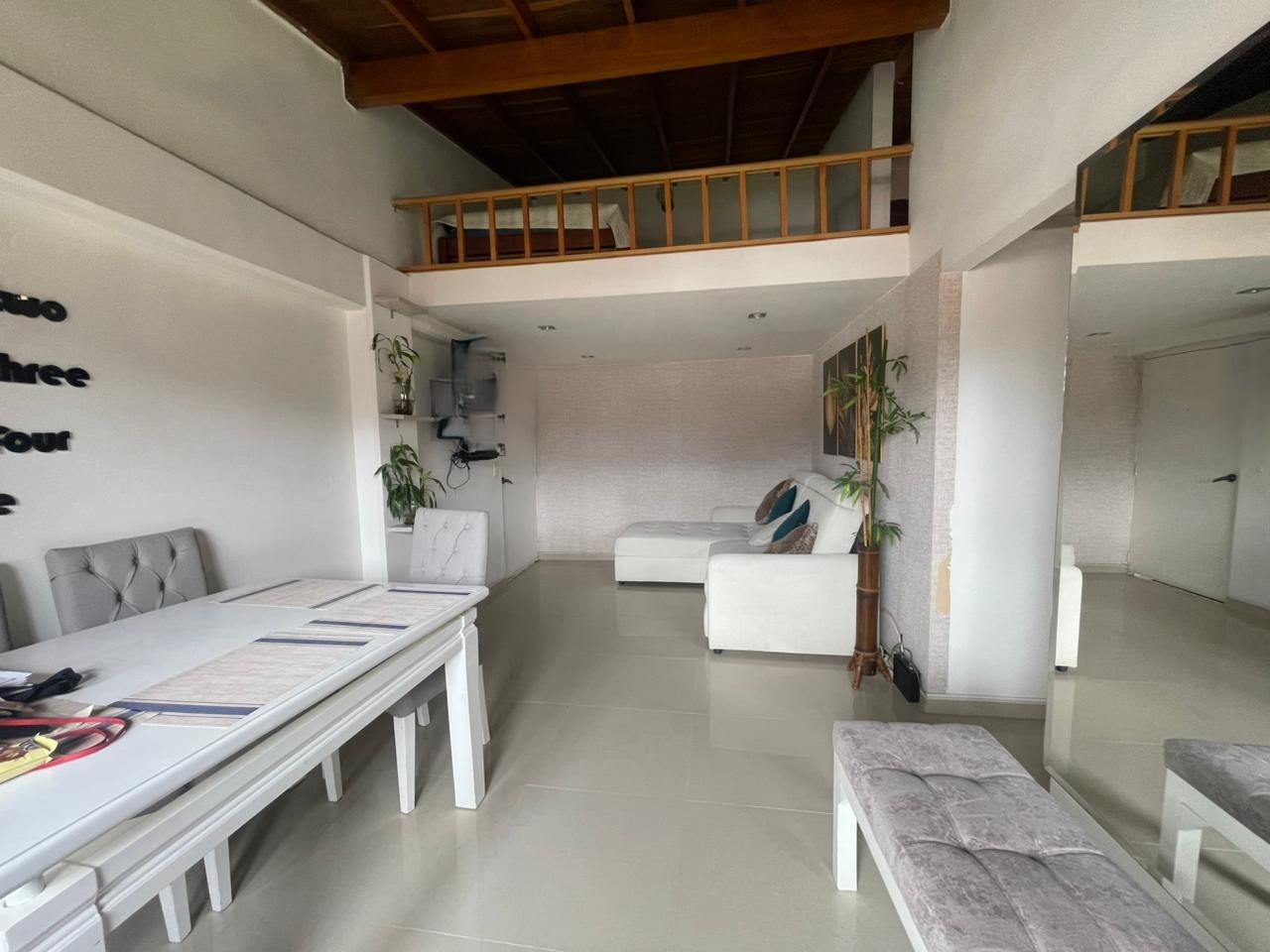 Apartamento en arriendo en Belén, Medellín · foto 2 de 11