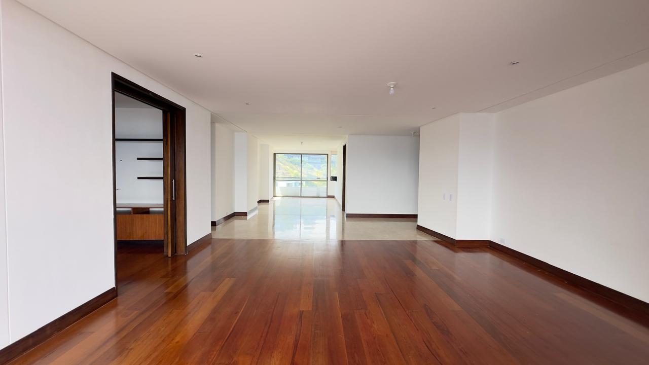 Apartamento en arriendo en El Poblado, Medellín · foto 2 de 19