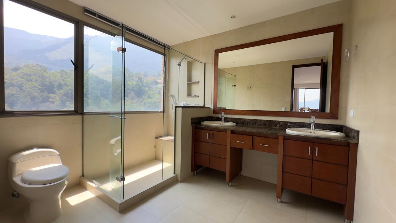 Apartamento en arriendo en El Poblado, Medellín · foto 13 de 19