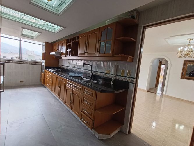 Apartamento de 4 alcobas en arriendo en Lorena, Medellín, 148 m² · foto 3 de 20