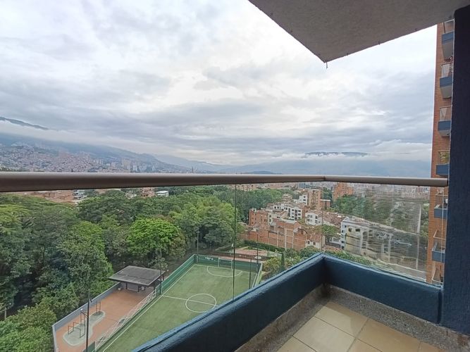 Apartamento de 3 alcobas en arriendo en Belén, Medellín, 85 m² · foto 2 de 18