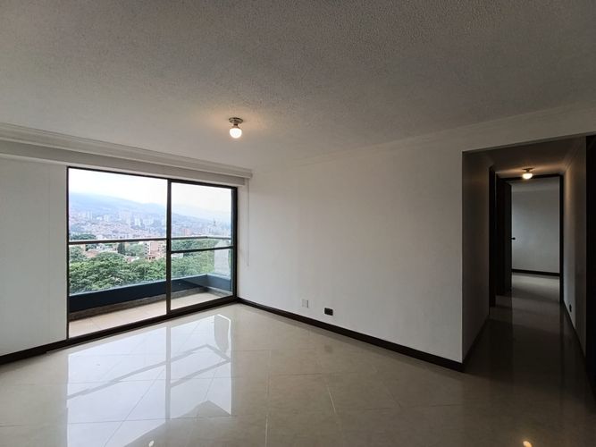 Apartamento de 3 alcobas en arriendo en Belén, Medellín, 85 m² · foto 3 de 18