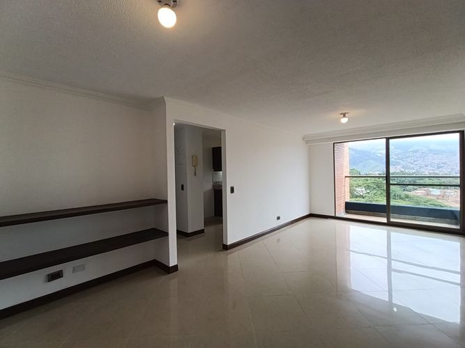 Apartamento de 3 alcobas en arriendo en Belén, Medellín, 85 m² · foto 5 de 18
