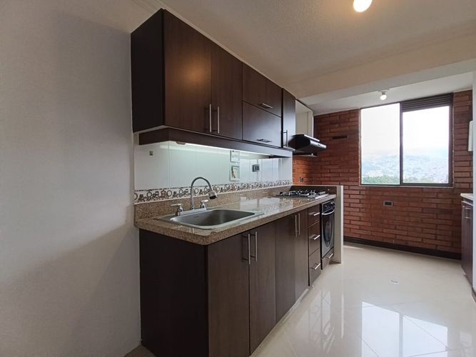 Apartamento de 3 alcobas en arriendo en Belén, Medellín, 85 m² · foto 15 de 18