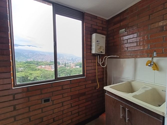 Apartamento de 3 alcobas en arriendo en Belén, Medellín, 85 m² · foto 17 de 18