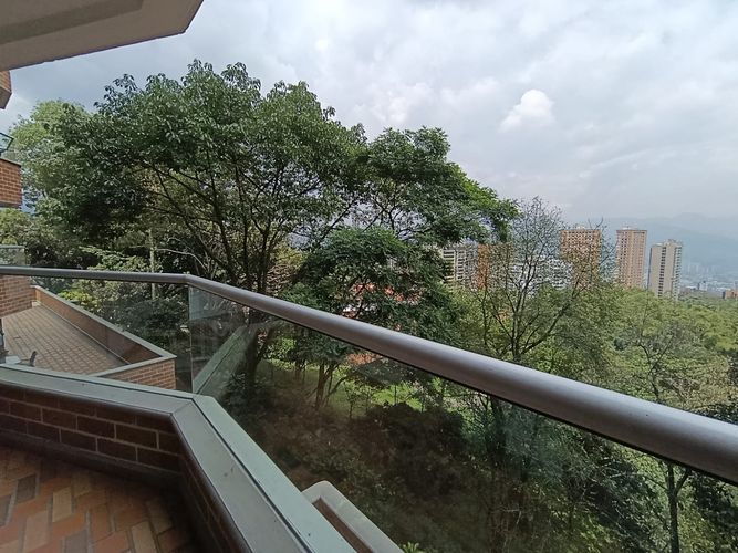 Apartamento de 3 alcobas en arriendo en Los Balsos, Medellín, 105 m² · foto 3 de 20