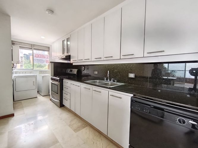 Apartamento de 3 alcobas en arriendo en Los Balsos, Medellín, 105 m² · foto 4 de 20
