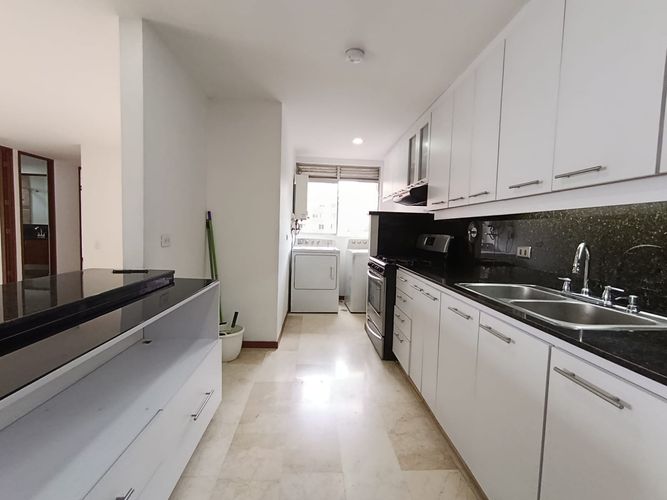 Apartamento de 3 alcobas en arriendo en Los Balsos, Medellín, 105 m² · foto 8 de 20