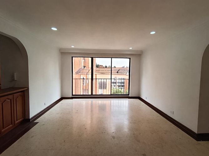 Apartamento de 2 alcobas en arriendo en El Poblado, Medellín, 81 m² · foto 2 de 20