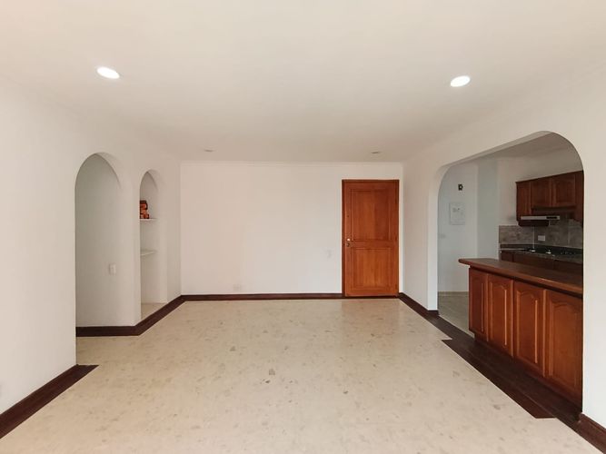 Apartamento de 2 alcobas en arriendo en El Poblado, Medellín, 81 m² · foto 4 de 20