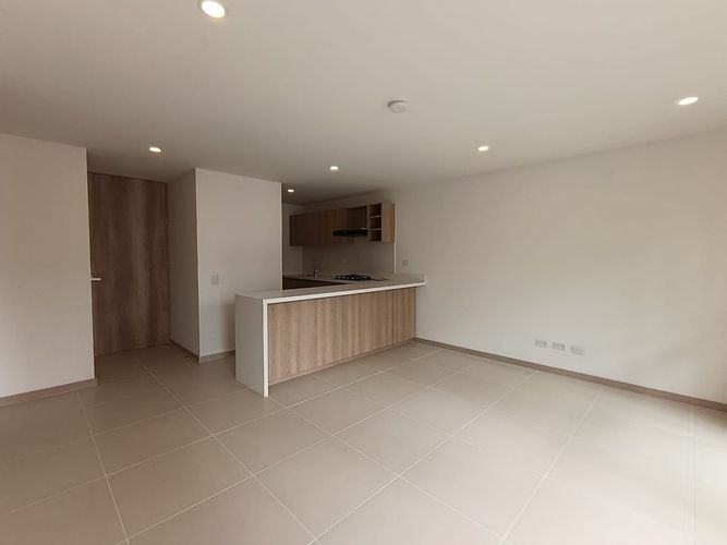 Apartamento de 2 alcobas en arriendo en El Poblado, Medellín, 85 m² · foto 2 de 20