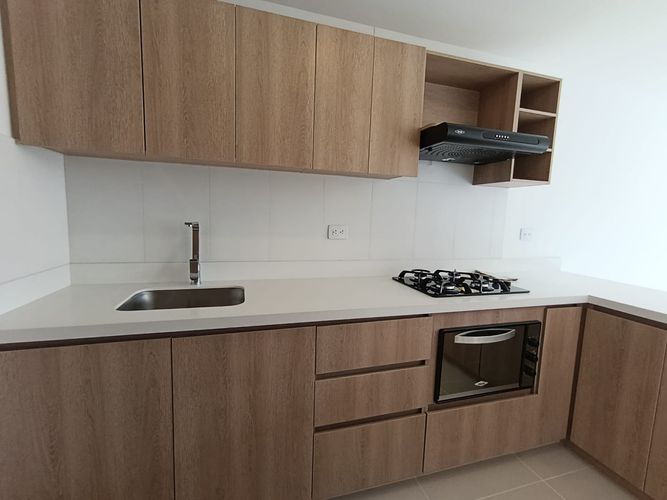 Apartamento de 2 alcobas en arriendo en El Poblado, Medellín, 85 m² · foto 6 de 20