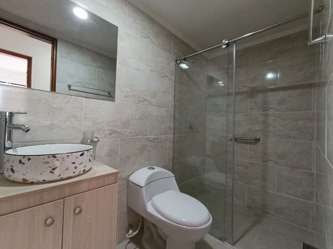Apartamento de 2 alcobas en arriendo en El Poblado, Medellín, 81 m² · foto 10 de 20