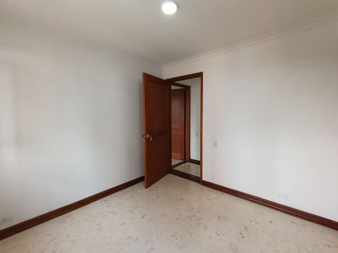 Apartamento de 2 alcobas en arriendo en El Poblado, Medellín, 81 m² · foto 12 de 20