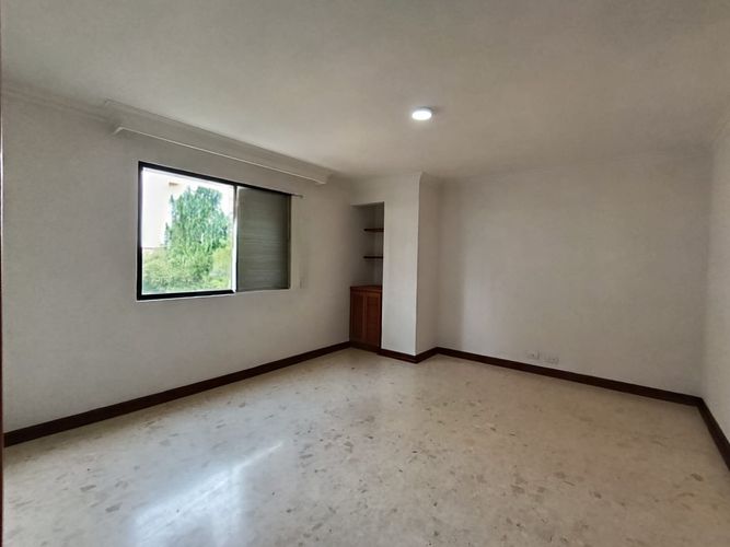 Apartamento de 2 alcobas en arriendo en El Poblado, Medellín, 81 m² · foto 13 de 20