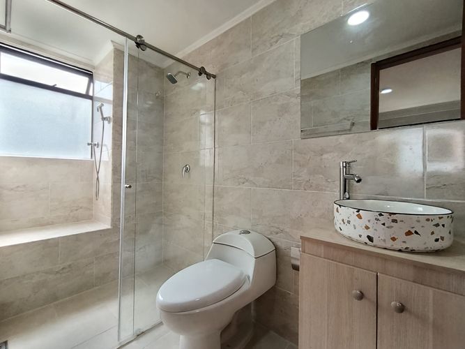 Apartamento de 2 alcobas en arriendo en El Poblado, Medellín, 81 m² · foto 16 de 20