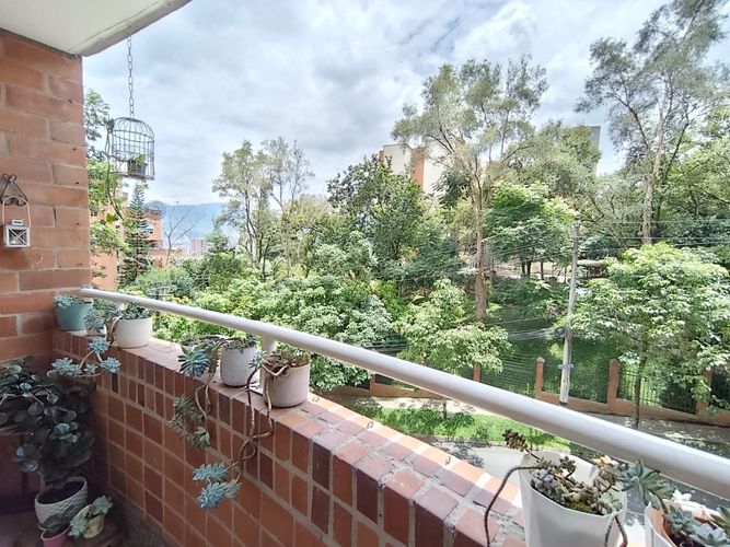 Apartamento de 3 alcobas en arriendo en Castropol, Medellín, 120 m² · foto 2 de 19