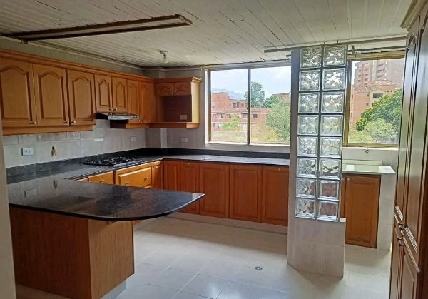 Apartamento en Arriendo en Alto de misael, Envigado