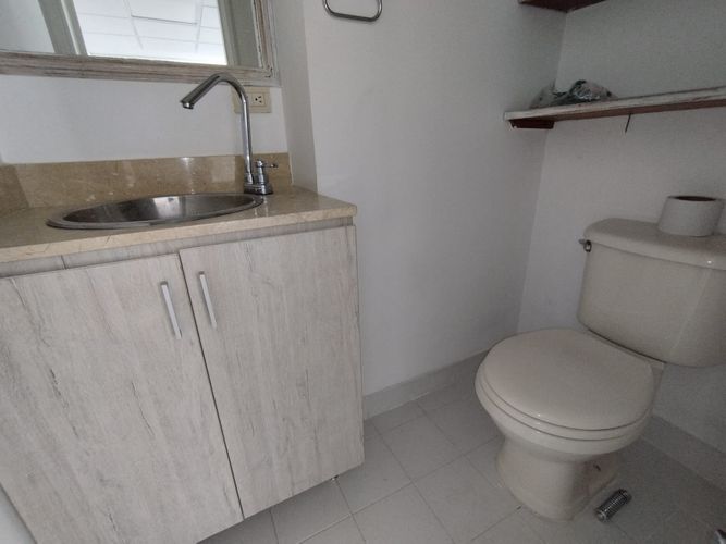 Oficina en arriendo en El Poblado, Medellín, 81 m² · foto 3 de 7