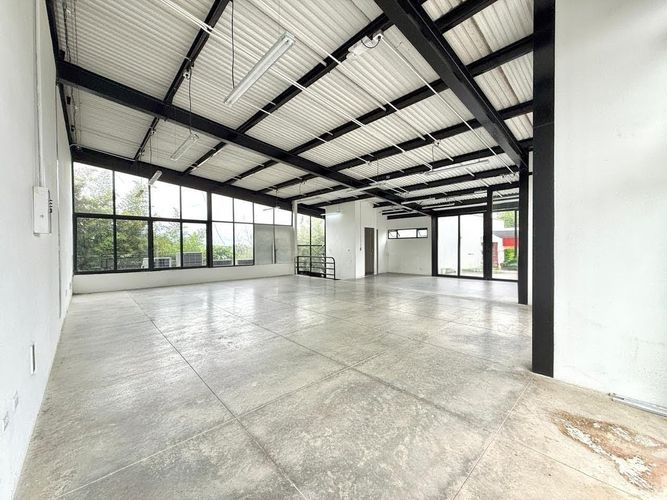 Local en arriendo en Tribunas Corcega, Pereira, 180 m² · foto 2 de 9