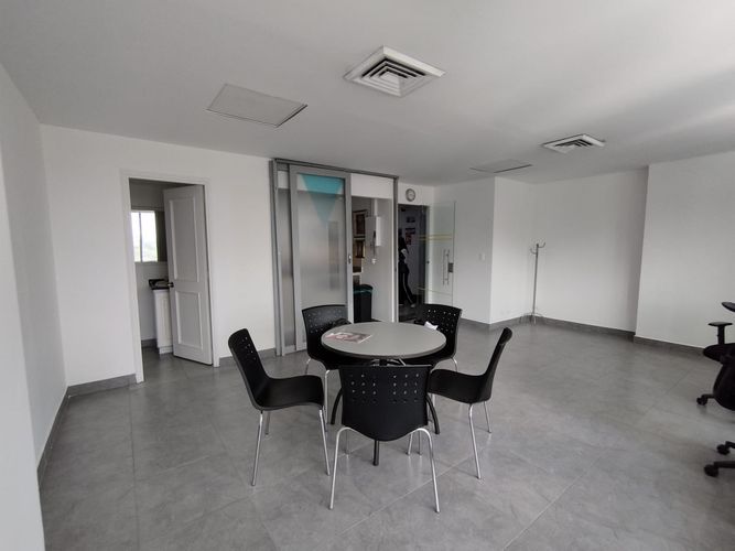Oficina en arriendo en El Poblado, Medellín, 41 m² · foto 5 de 9