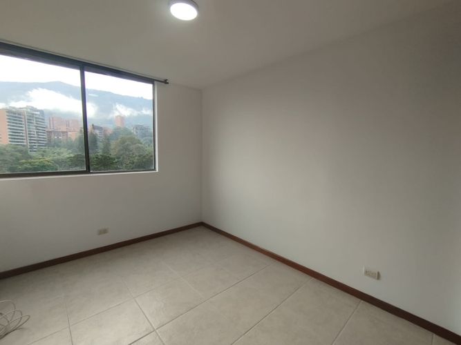 Apartamento de 3 alcobas en arriendo en El Diamante No. 2, Medellín, 128 m² · foto 9 de 20