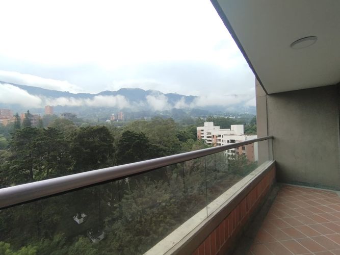 Apartamento de 3 alcobas en arriendo en El Diamante No. 2, Medellín, 128 m² · foto 15 de 20