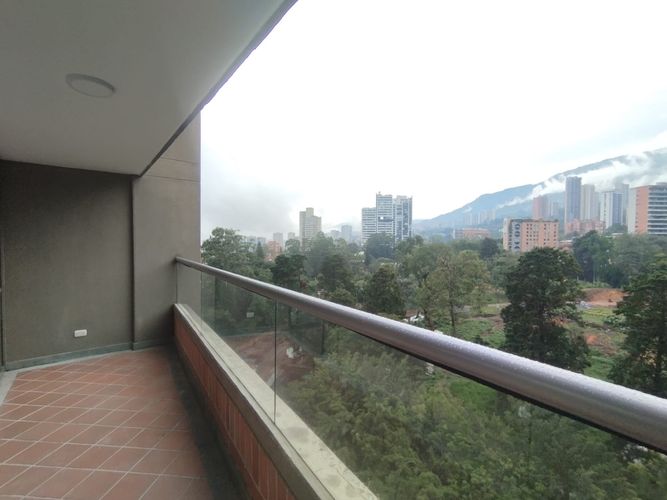 Apartamento de 3 alcobas en arriendo en El Diamante No. 2, Medellín, 128 m² · foto 16 de 20