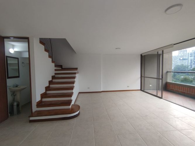 Apartamento de 3 alcobas en arriendo en El Diamante No. 2, Medellín, 128 m² · foto 19 de 20