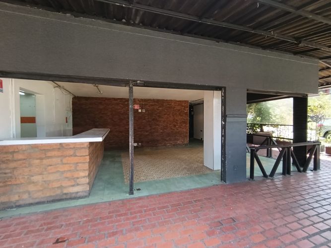 Local en arriendo en La Castellana, Medellín, 47 m² · foto 3 de 15