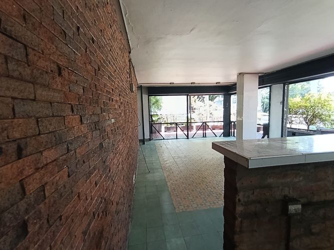 Local en arriendo en La Castellana, Medellín, 47 m² · foto 7 de 15